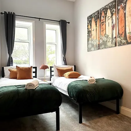 The Bournemouth Haven - Brought To You By Coastline Retreats - Grand 2 Bedroom Luxury Apartment - 3 Mins Walk To Beach - Superfast Wifi - Sleeps 6-3